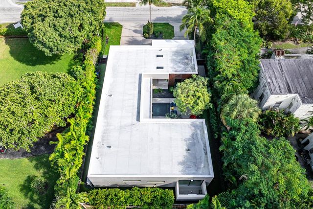 1106 N Swinton Avenue, Delray Beach, FL 33444