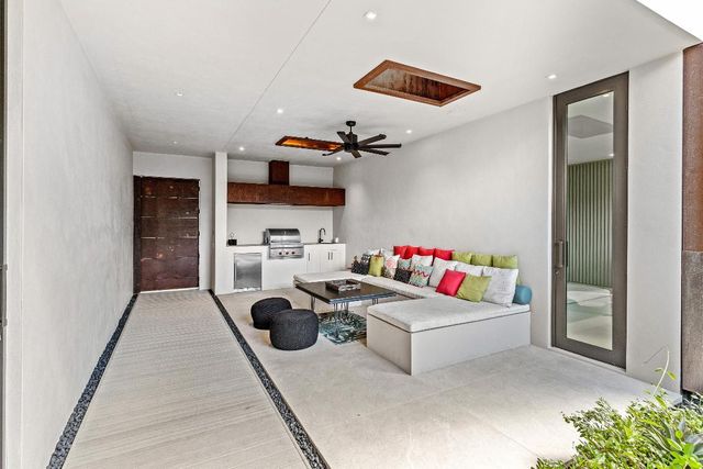 1106 N Swinton Avenue, Delray Beach, FL 33444