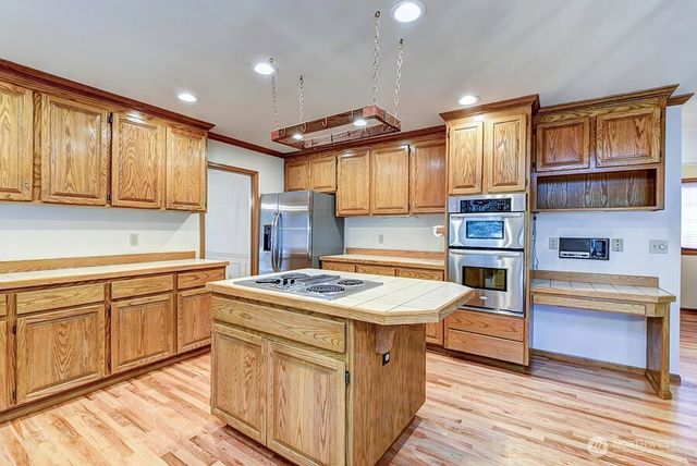 7795 80th Place SE, Mercer Island, WA 98040