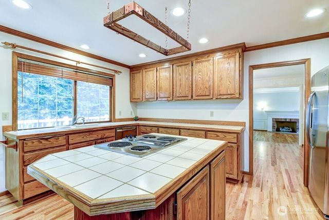 7795 80th Place SE, Mercer Island, WA 98040