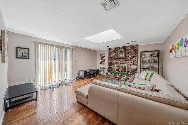 211 Meredith Lane, West Hempstead, NY 11552