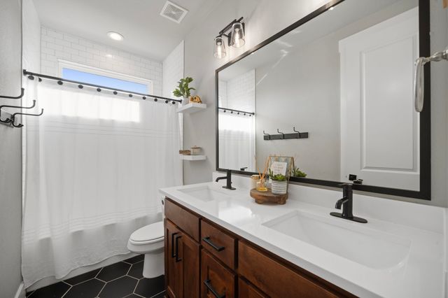 870 Dove Meadow Trail, Waxahachie, TX 75167