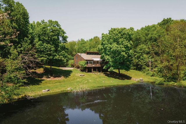 78 Rymph Road, Staatsburg, NY 12580