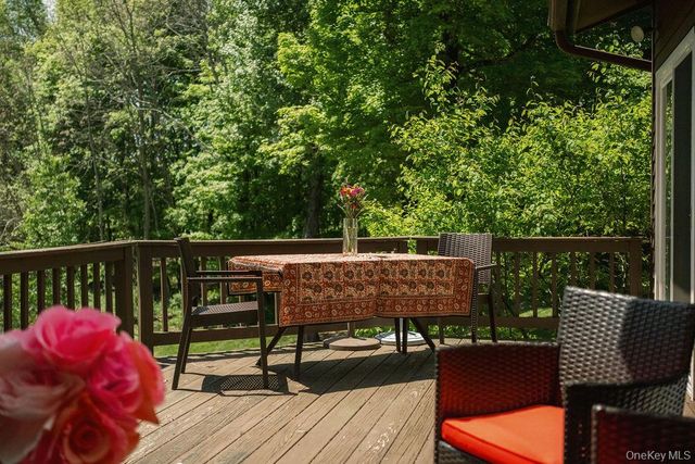 78 Rymph Road, Staatsburg, NY 12580