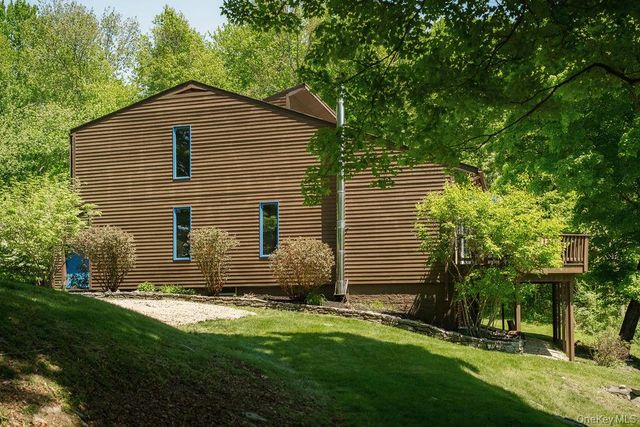 78 Rymph Road, Staatsburg, NY 12580