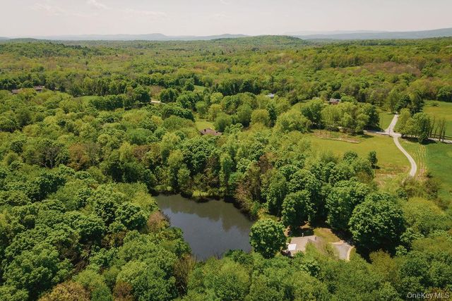 78 Rymph Road, Staatsburg, NY 12580