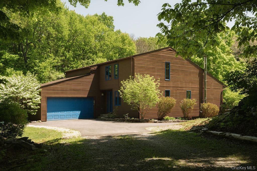 78 Rymph Road, Staatsburg, NY 12580