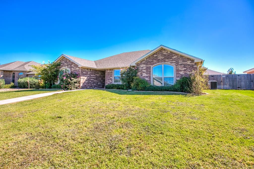 Image 1 of property listing at 5014 Red Oak Lane, San Angelo, TX 76904