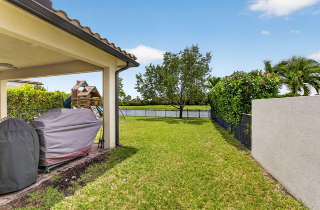 8787 Grand Prix Lane, Boynton Beach, FL 33472
