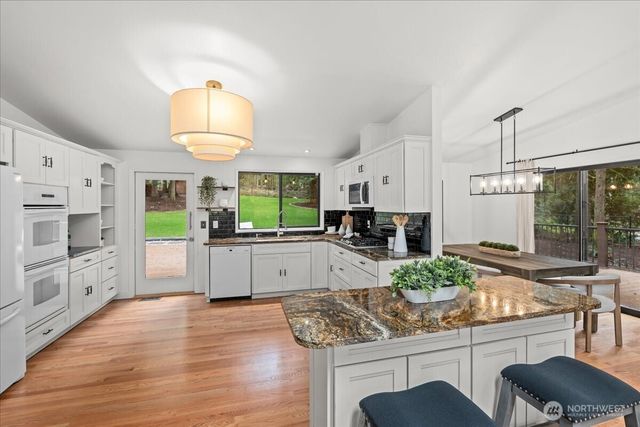 14702 255 Avenue SE, Issaquah, WA 98027