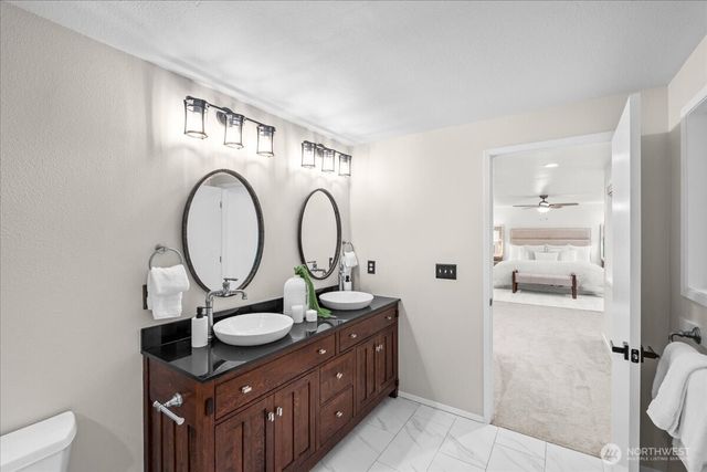 14702 255 Avenue SE, Issaquah, WA 98027