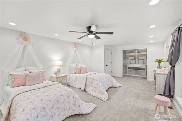 14702 255 Avenue SE, Issaquah, WA 98027