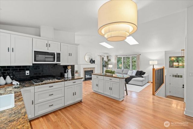 14702 255 Avenue SE, Issaquah, WA 98027