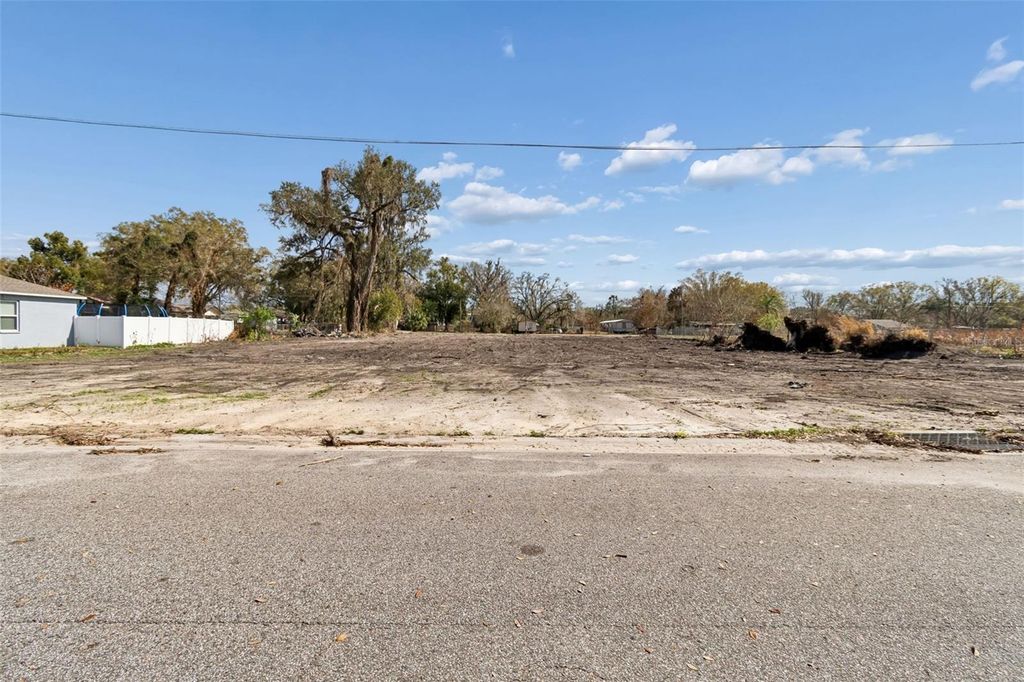 Image 6 of property listing at 125 5TH STREET, Winter Haven, FL 33880