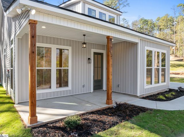 602 Dryden Drive, Westminster, SC 29693