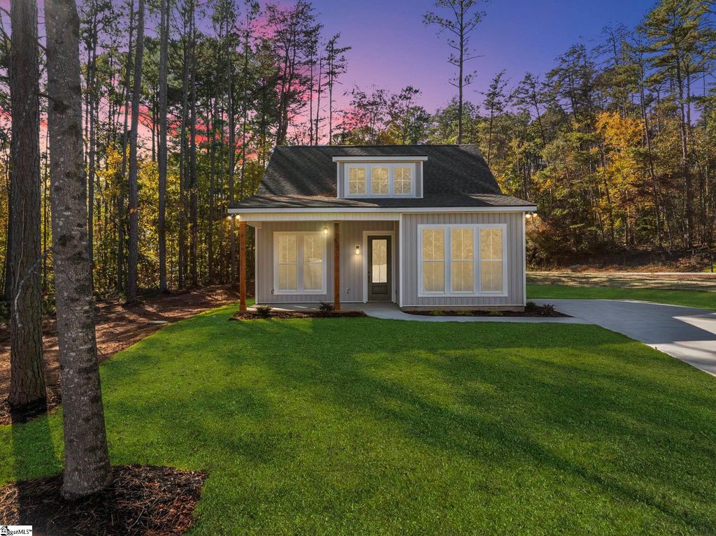 602 Dryden Drive, Westminster, SC 29693