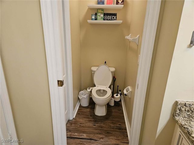 266 Newport DR 310, Naples, FL 34114