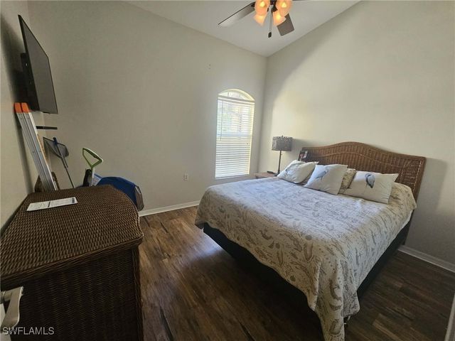 266 Newport DR 310, Naples, FL 34114