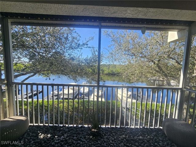 266 Newport DR 310, Naples, FL 34114