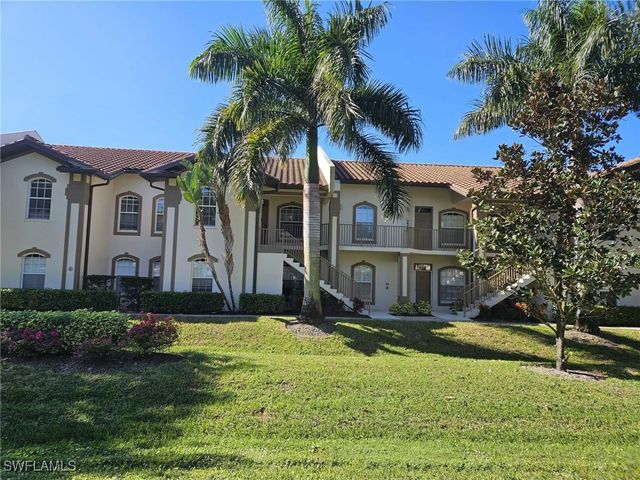 266 Newport DR 310, Naples, FL 34114