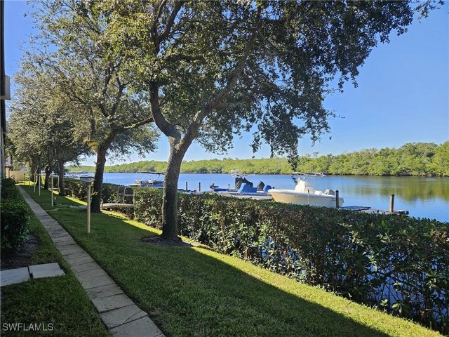 266 Newport DR 310, Naples, FL 34114