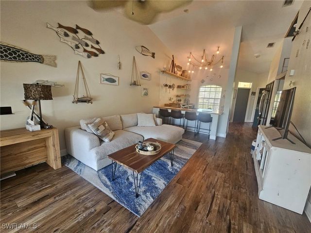 266 Newport DR 310, Naples, FL 34114