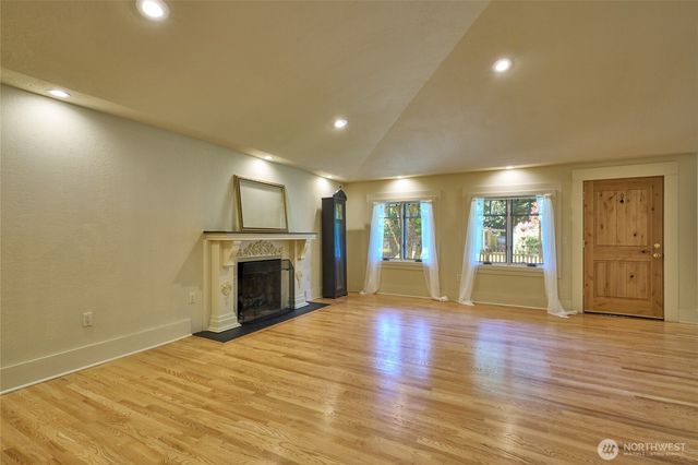 1620 N 183rd Street, Shoreline, WA 98133