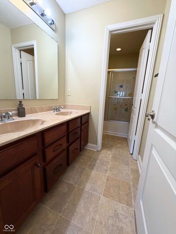 360 Legacy Boulevard, Greenwood, IN 46143