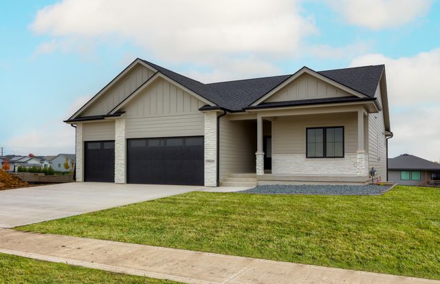 16620 Deerview Drive, Urbandale, IA 50323