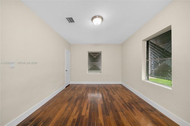 3271 NW 18th Ter, Miami, FL 33125