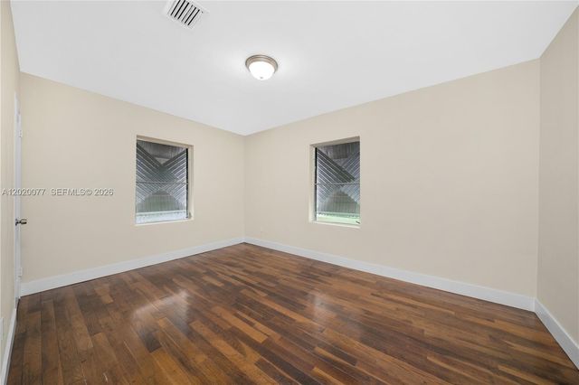 3271 NW 18th Ter, Miami, FL 33125
