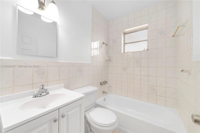 3271 NW 18th Ter, Miami, FL 33125