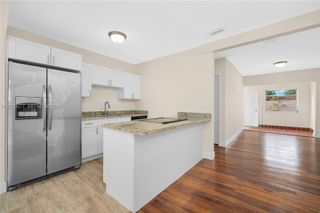 3271 NW 18th Ter, Miami, FL 33125