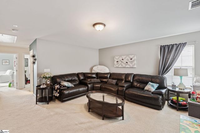 116 Kelsey Glen Lane, Simpsonville, SC 29681