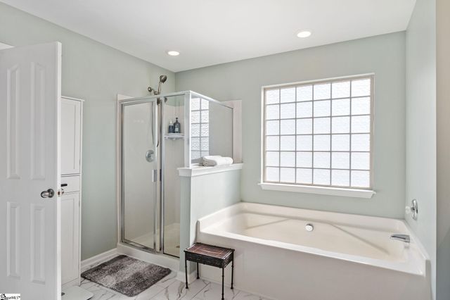 116 Kelsey Glen Lane, Simpsonville, SC 29681