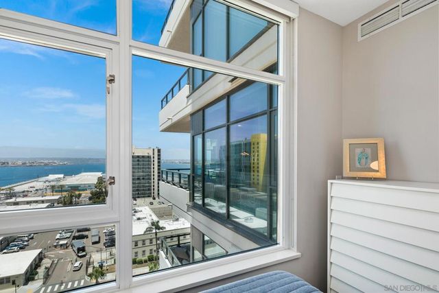 1205 Pacific Hwy 1206, San Diego, CA 92101