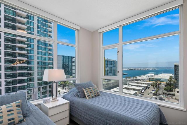 1205 Pacific Hwy 1206, San Diego, CA 92101