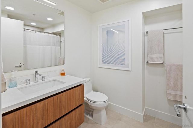 1205 Pacific Hwy 1206, San Diego, CA 92101