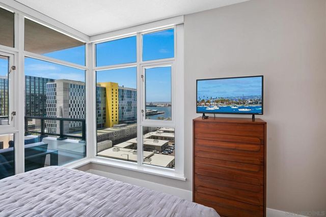 1205 Pacific Hwy 1206, San Diego, CA 92101