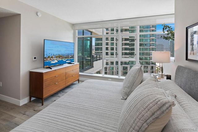 1205 Pacific Hwy 1206, San Diego, CA 92101