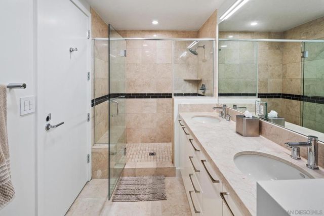 1205 Pacific Hwy 1206, San Diego, CA 92101