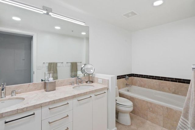 1205 Pacific Hwy 1206, San Diego, CA 92101