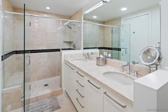 1205 Pacific Hwy 1206, San Diego, CA 92101