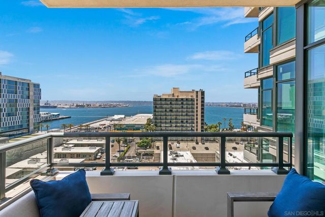 1205 Pacific Hwy 1206, San Diego, CA 92101