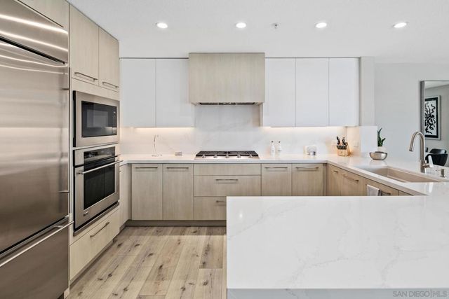 1205 Pacific Hwy 1206, San Diego, CA 92101