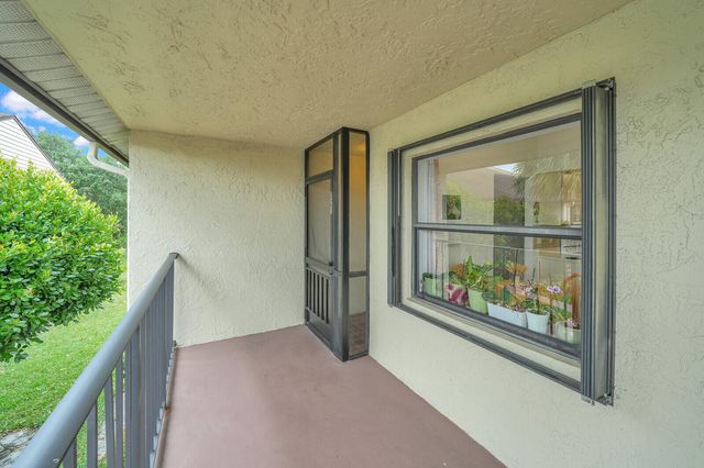 7867 Willow Spring Drive 821, Lake Worth, FL 33467