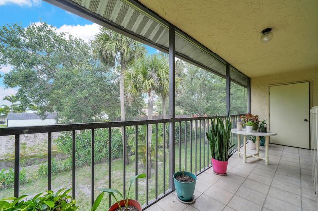 7867 Willow Spring Drive 821, Lake Worth, FL 33467