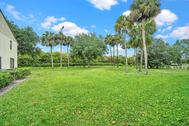 7867 Willow Spring Drive 821, Lake Worth, FL 33467