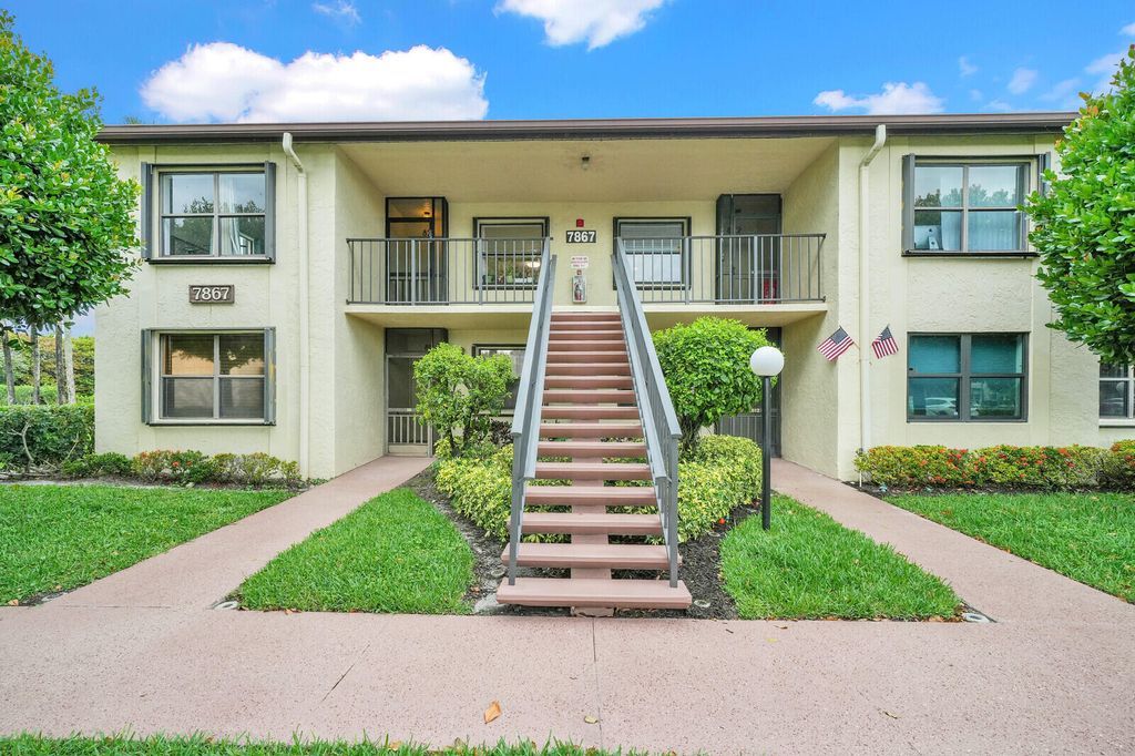 7867 Willow Spring Drive 821, Lake Worth, FL 33467