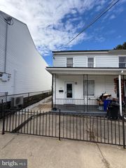 216 S CHESTNUT ST, Mt Carmel, PA 17851